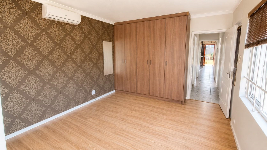 4 Bedroom Property for Sale in Windsor Park Estate Western Cape